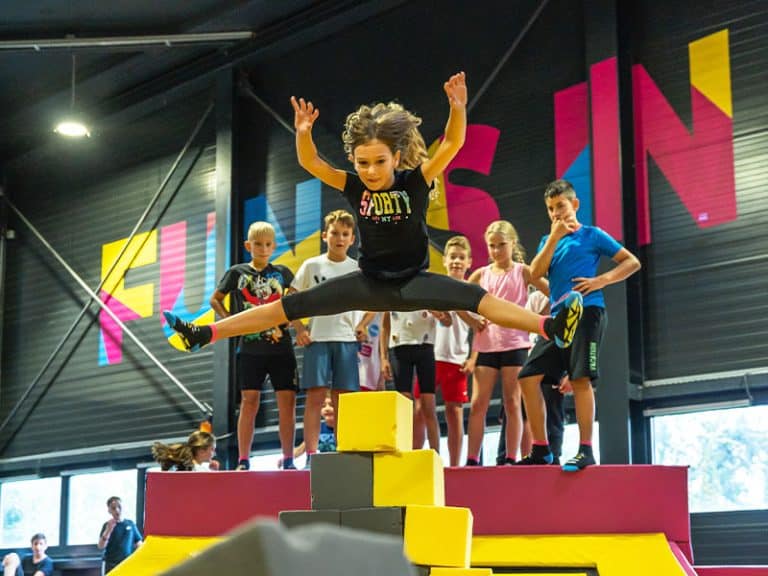 Učenje salt na trampolinih